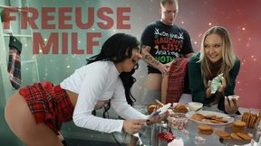 Horny MILF Paisley Porter and Her Freeuse Stepfamily Do Some Christmas Bonding