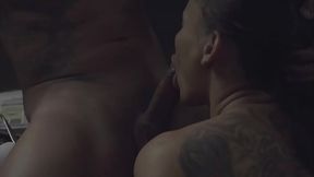 THE HOT SHERIFF WAS HORNY AND FUCKED THE HANDHANDED INMATE ON THE STAIRS - CAROL F&Ecirc_NIX E OSCAR LUZ