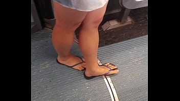 Piernas ricas en el metro