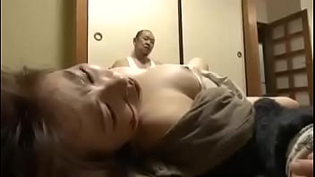 C&ocirc_ chủ nhỏ bị t&ecirc_n bạn th&acirc_n cưỡng bức đ&aacute_nh đập d&atilde_ man | Full HD: bit.ly/2Rw8lNv
