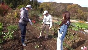 Hot and Horny Japanese Lady Maki Houjyou Makes Him Cum Inside