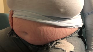 CHUBBY BBW STUFFS HERSELF WITH CAKE AND EXPANDS BELLY