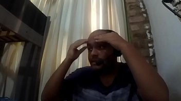 carequinha assistindo sua baratinha gostosa sendo
