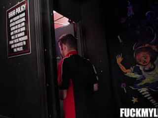 Do You Like Watching Mommy Suck Your Dick on Camera? Elizabeth Romanova, Sam Bourne