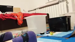 Sexy mom cleans the house naked.