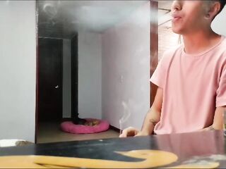Un poco de MARIHUANA A CAMBIO de dejar que me LLENE DE JIZZ LA TWAT
