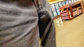 Freeballing and showing off my big bulge in public