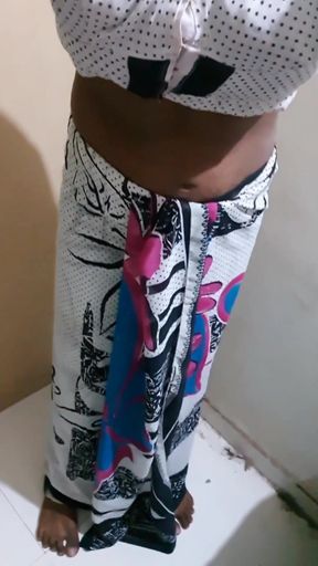 Sexy Cd in White Sareee....   Clip 1