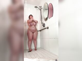 Curvy Hotty Bea York Shower and Masturbation