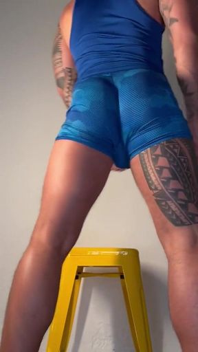 Spandex Makes Me I Jerk off Until I Shoot a Big Load