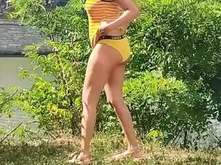 PUBLIC SOLO FEMALE CAUGHT OUTSIDE STRIPPED BUTT TITTIES CHARMING BLACK LAKE WATER