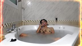 disfruta de la hermosa cojida del dia anterior , mientras espera a los ganadores de los dos dias de vacaciones, un dia con la diosa del sexo , perla lopez