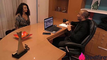 Novinha rabuda Jessyca Arantes liberou a bucetinha e fez anal pra passar na entrevista - Com Felipe Costa