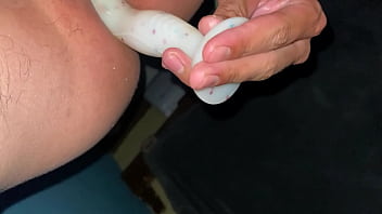 Mis primeras veces con dildo anal