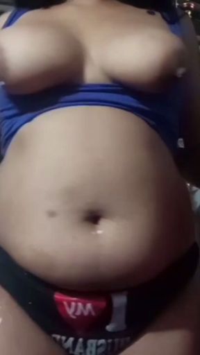 Desi hot bhabhi ki jawani chadhane par apne khud khud se doodh se doodh nikal kar chuta me fat dildo mein chuta kar&hellip;   Clip 1