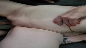 Nederlandse mature babe neemt harde RAIL en krijgt vol gespoten kut