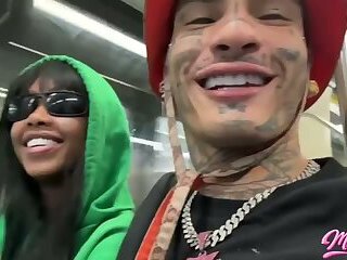 She couldn't stand seeing my erection and gave me a blowjob on the So Paulo subway.