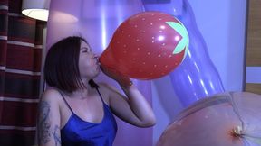 Belle and the strawberry balloons