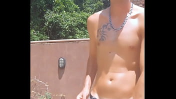 Tes&atilde_o bateu na beira da piscina e tive que bater uma!