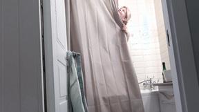 ”Long showers calm my blonde GF”