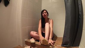 ta colloc bourree te fais sniffer ses pieds et se pisse dessusje rentre de ...