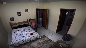 aluguei o quarto com uma camera escondida nao resisti e fodi a safada