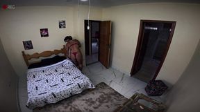 aluguei o quarto com uma camera escondida nao resisti e fodi a safada