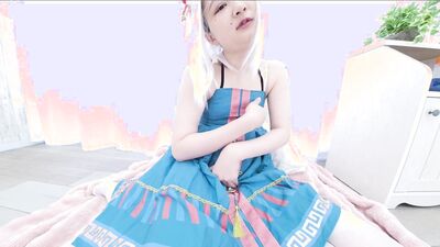 Watch Mayu Kanzaki get herself off in VR, uncensored!