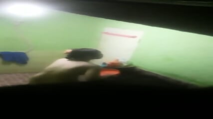 Ngintip bude mandi