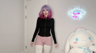 Gym shorts ride up her big booty while she tries on bikinis