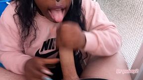 dr pussy2 - ebony novinha viciada em pau enorme e fazer broches tira o leite todo so com a boca quente e faz grande garganta funda quando todos saiem de casa