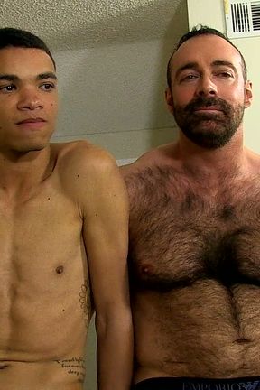 Muscle Top &amp; Twinky Bottom on Set