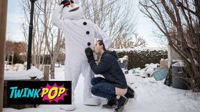 Twink - Tattooed Guy Bo Sinn Gets Dressed As A Snowman And Fucks All Of Benjamin Blue's Holes