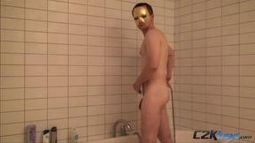 Niels - Shower After Casting Video