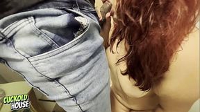 Noiva infiel paga gorjeta de eletricista que consertou chuveiro queimado com sexo