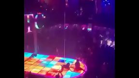 teibolera se cae del tubo pobrecita