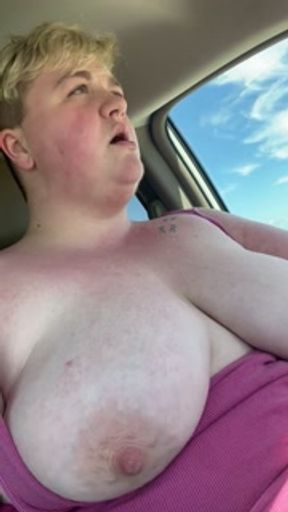 SSBBW jamming out and flashing tits in car