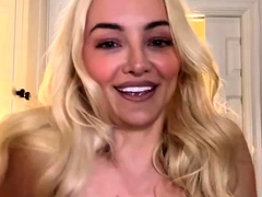 Big boob brunette masturbates on webcam