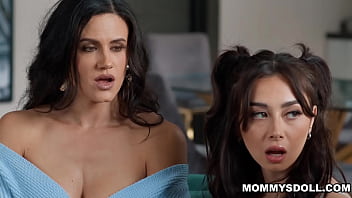 Mom swaps spit-roasting with daughters in steamy m&#x00E9;nage &#x00E0; trois