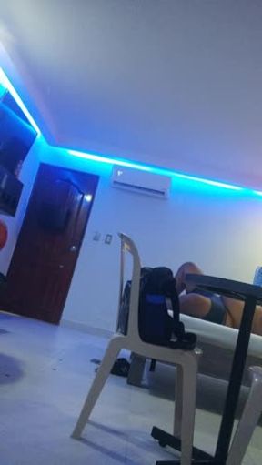 Milf me escribe a facebook solicitando ayuda económica