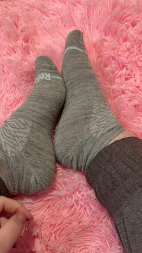 Take off my socks with your mouth