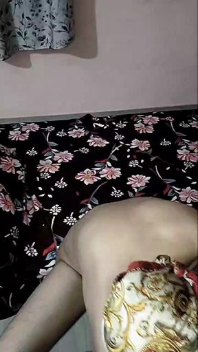 Bandana wearing Bhabhi Squirts.