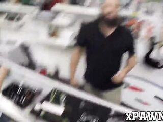 Pervert sells his girlfriend in the pawnshop for money
