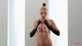 Sensual Catering Turns Into Steamy Lesbian Passion with Whengirlsplay