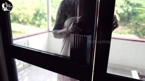 Curious Encounter: Stepmom's Playful Adventure with a Feline Twist! - එහාගෙදර නැන්දිගේ කළු පූසී Sri lankan new sinhala sex stepaunty came to find her pussy cat while fuck