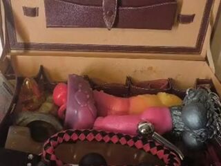 French progressive BDSM relaxation with calm and sensual descents.
