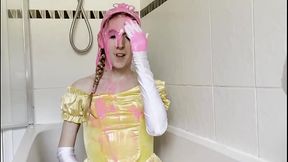 Messy princess Jenby Doll gets coated in pink and green gunge