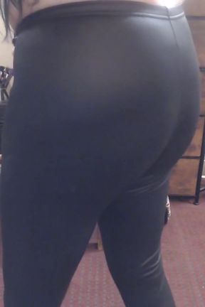 Ass thrust jiggle cellulite bounce