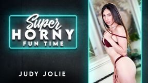 Judy Jolie pleases her fans with a sexy online show