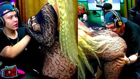 Ruan n&atilde_o aguentou e pegou gostoso nos peitos e no rab&atilde_o delicioso da Andressa Sanchez - Podcast P&aacute_pum no Barraco! - Completo no Sheer RED